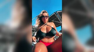 Giulia ragazza italiana tettona di Tiktok