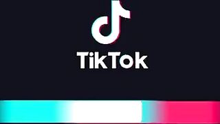 Giulia ragazza italiana tettona di Tiktok