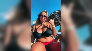 Giulia ragazza italiana tettona di Tiktok