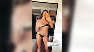 Fabrizia Santarelli di instagram davvero sexy in costume